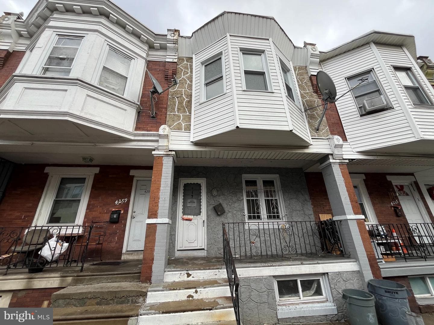 4257 N Darien Street