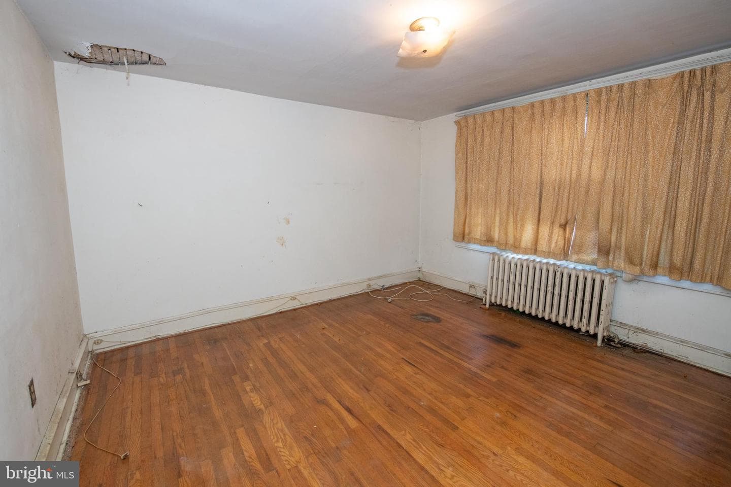 620 E Sanger Street photo 32