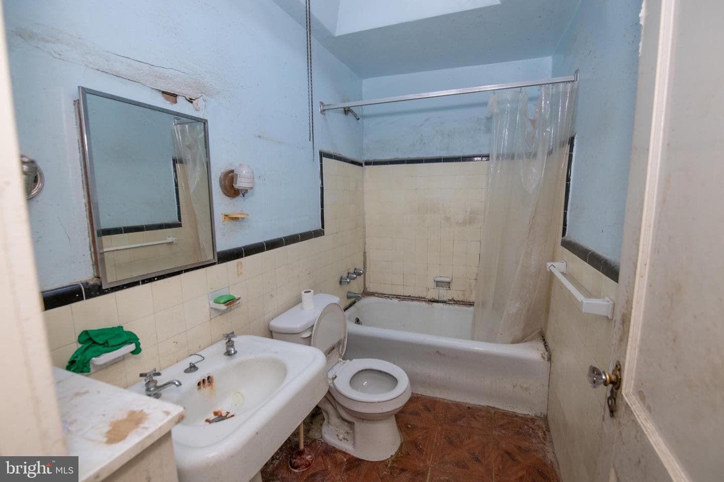 620 E Sanger Street photo 33