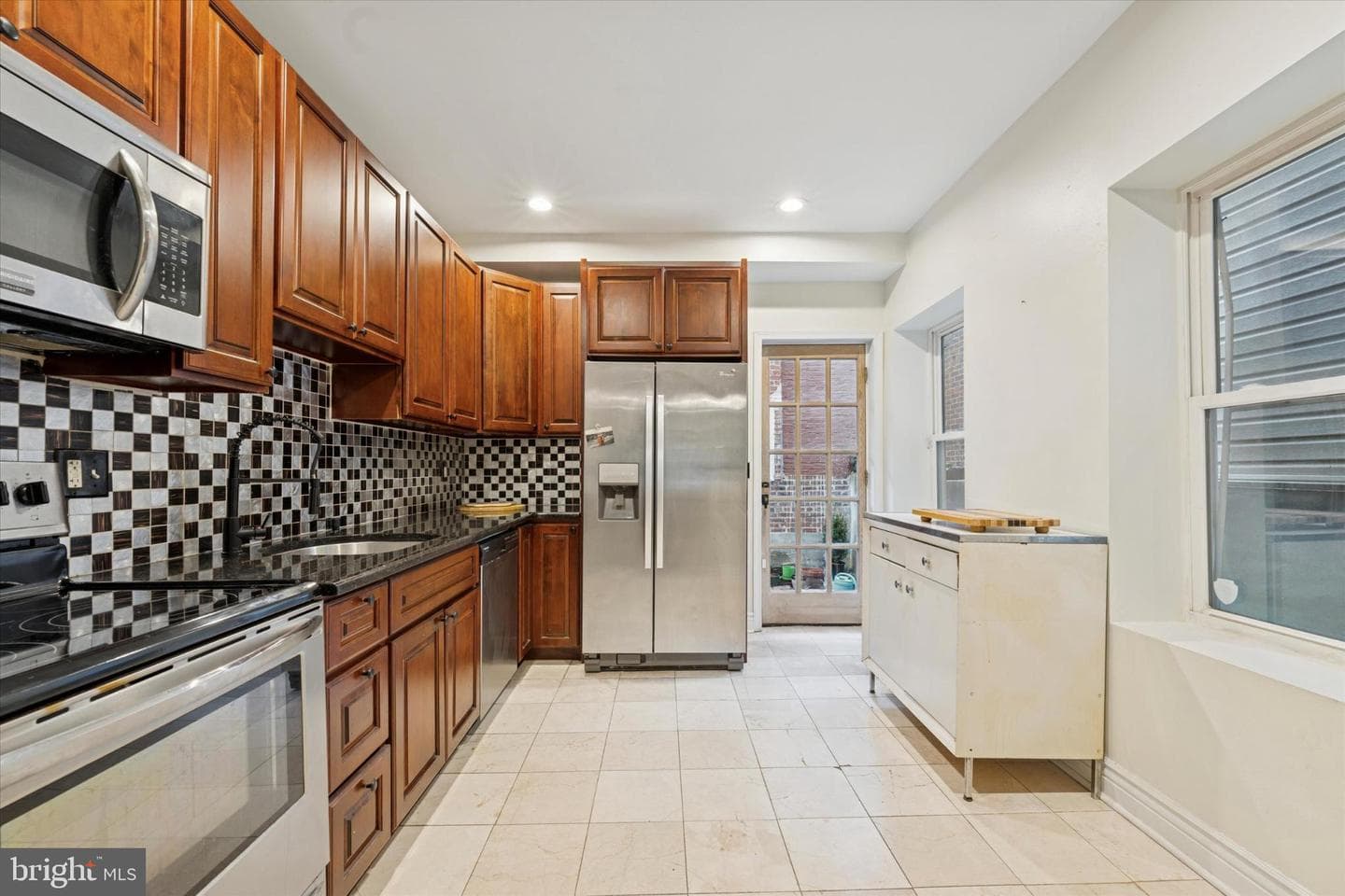 2540 Collins Street photo 6