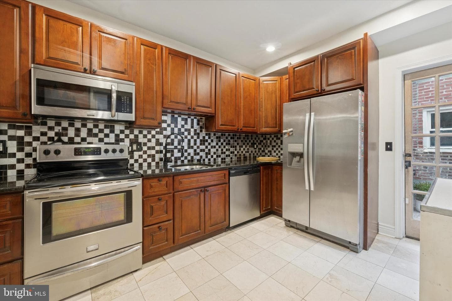 2540 Collins Street photo 7
