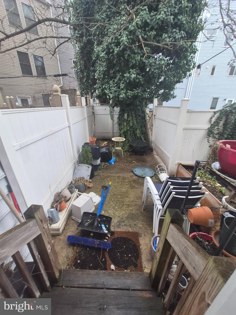 2544 Montrose Street photo 23