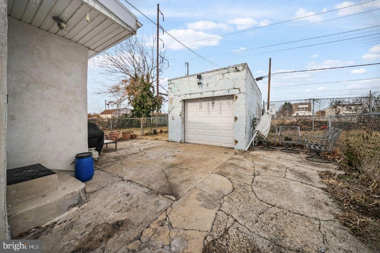 4634 James Street photo 18