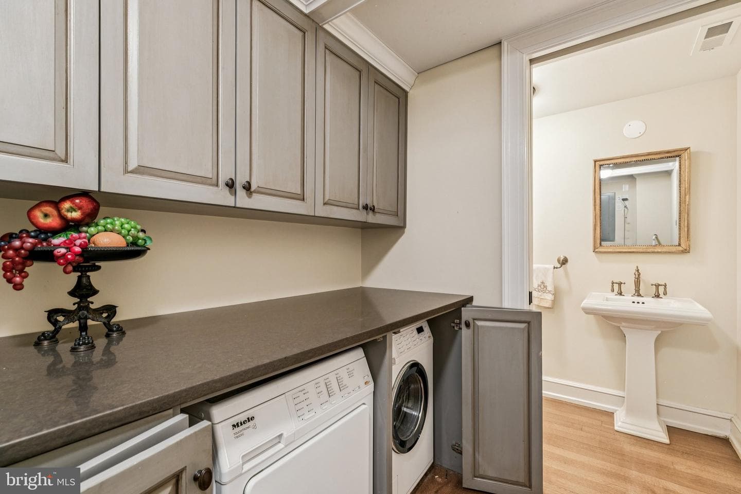 421 Chestnut Street #401 photo 26
