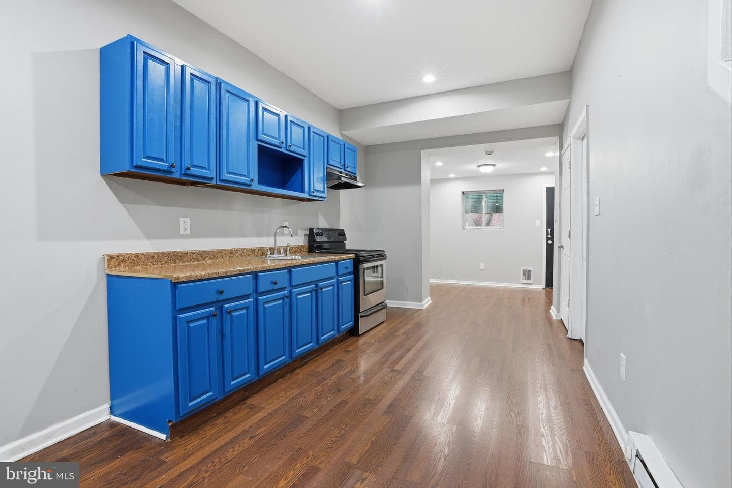 1866 E Cornwall Street photo 9