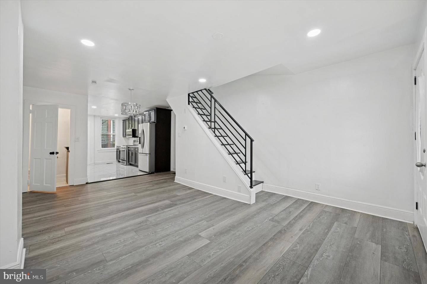 5535 Ardleigh Street photo 3