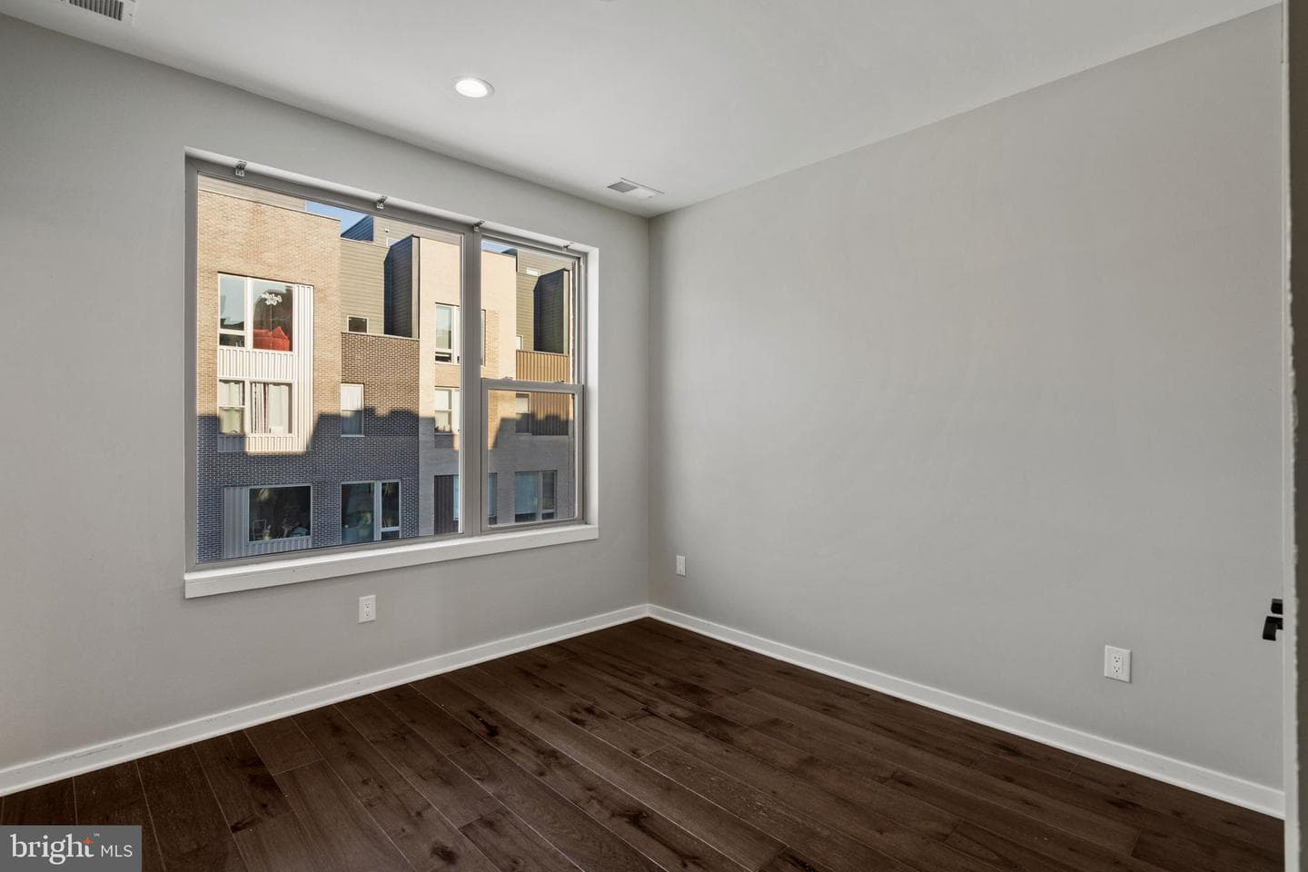 3200 Parkview Walk photo 22