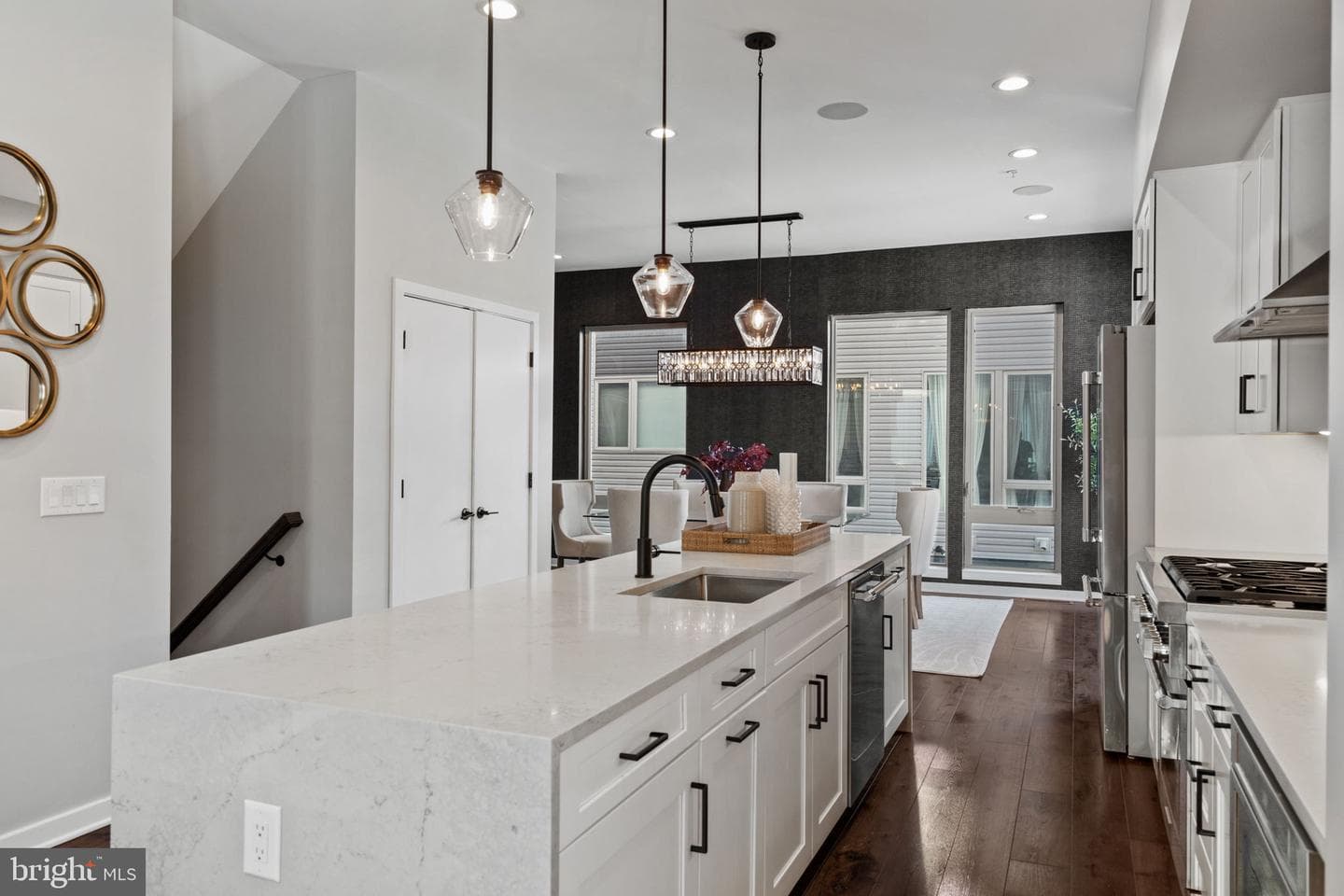 3200 Parkview Walk photo 6