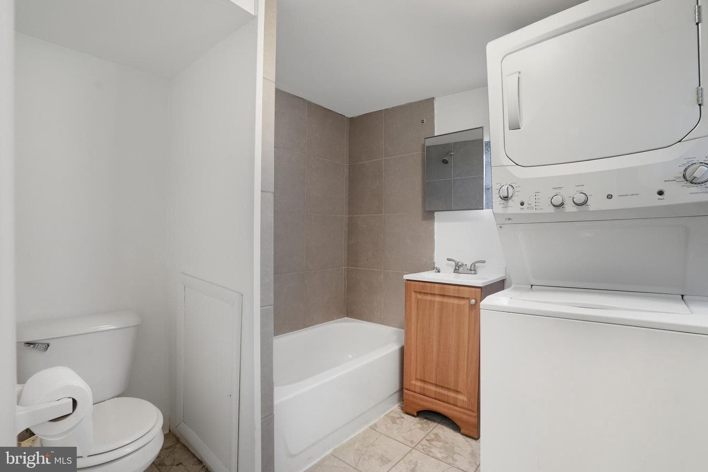 2833 Livingston Street photo 11