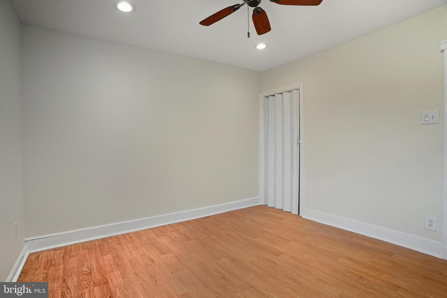 2833 Livingston Street photo 15