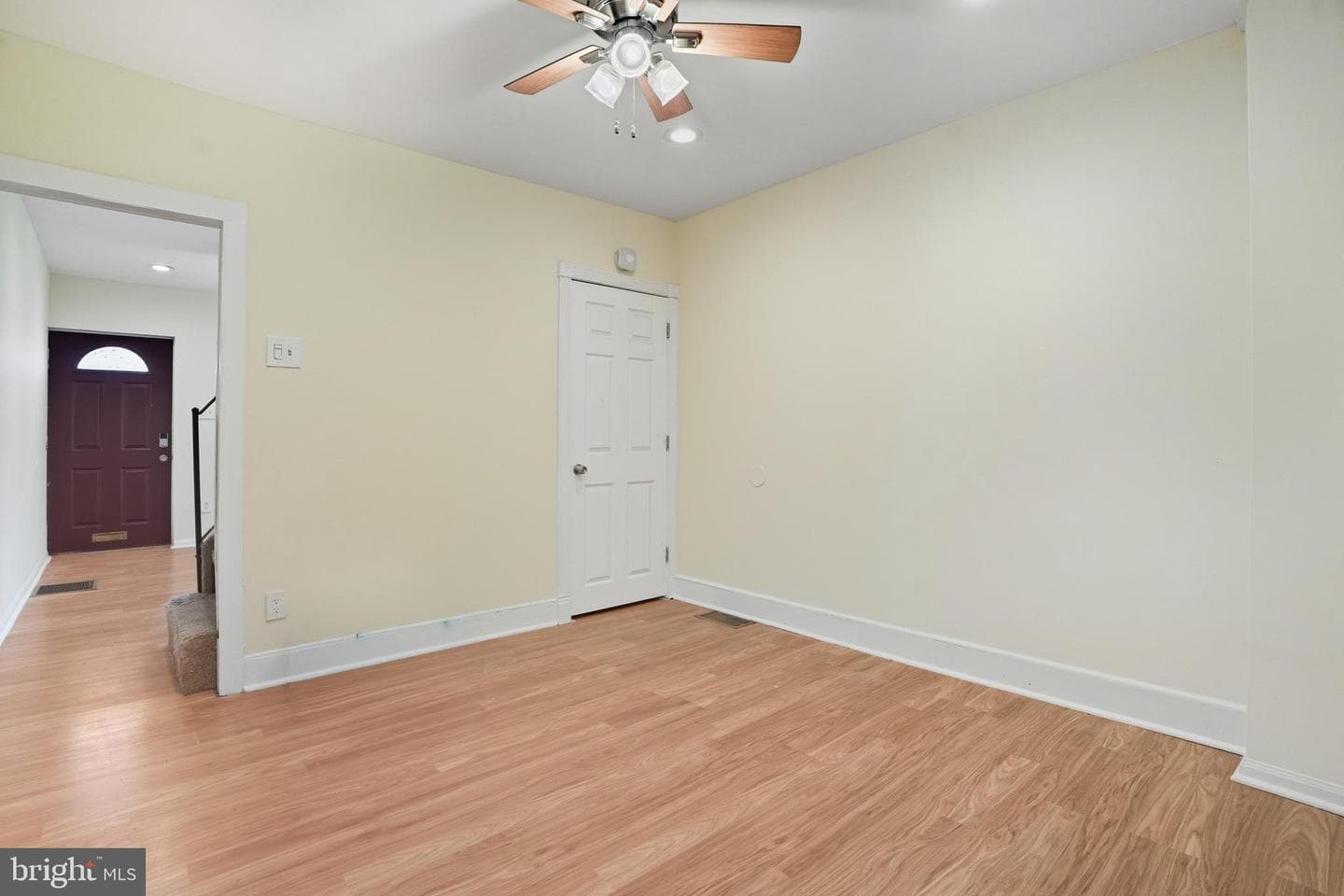 2833 Livingston Street photo 5