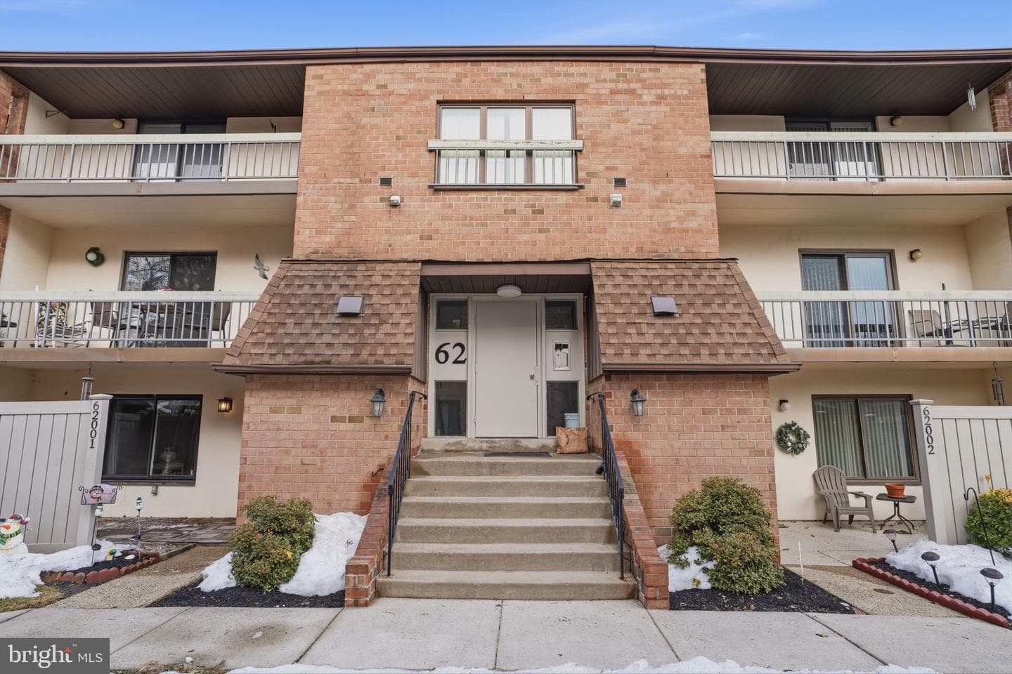 62204 Delaire Landing Road #204 photo 1