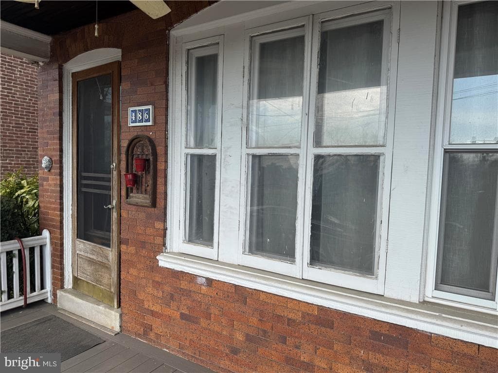 486 Roxborough Avenue photo 3