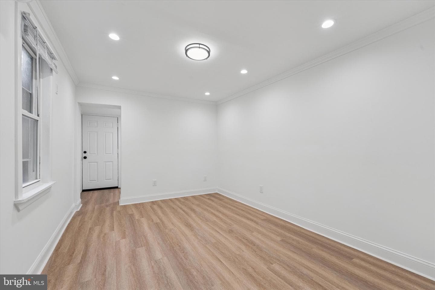 1812 N Front St photo 18