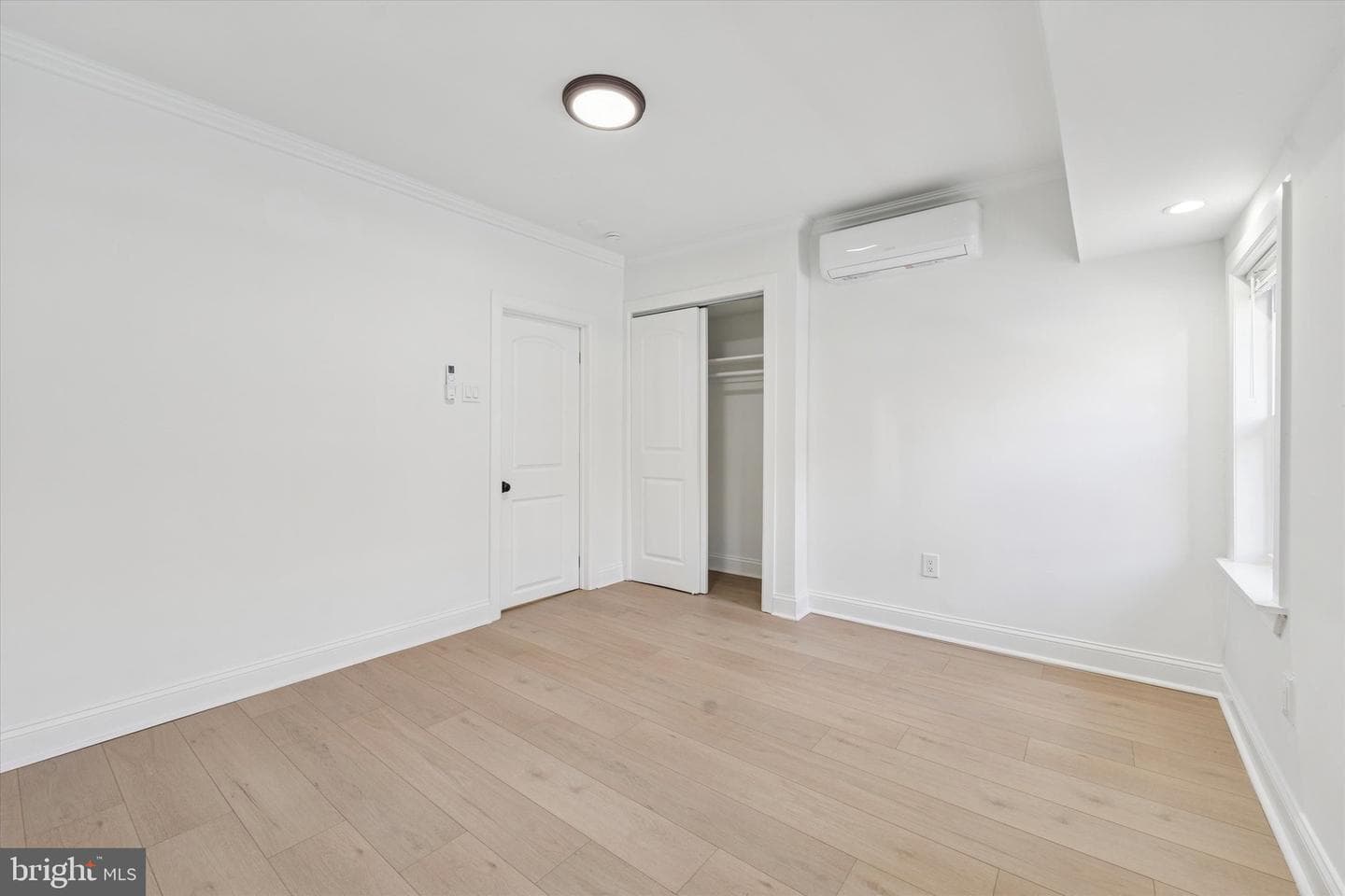 1812 N Front St photo 32