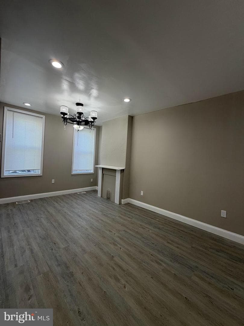 2712 N Hicks Street photo 12