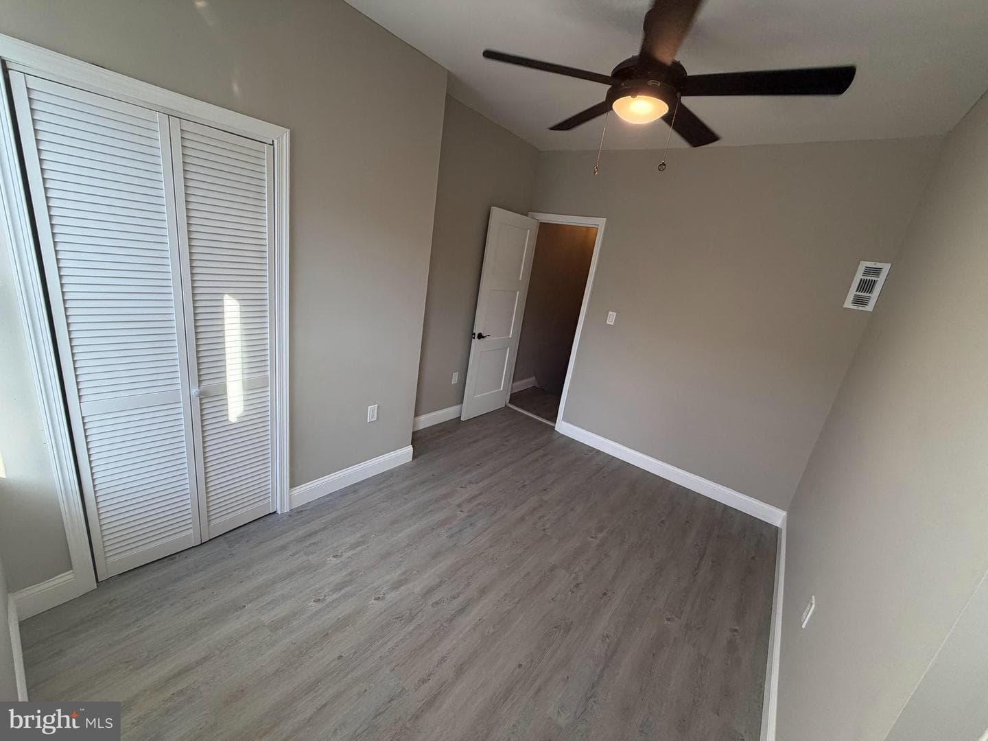 2712 N Hicks Street photo 17