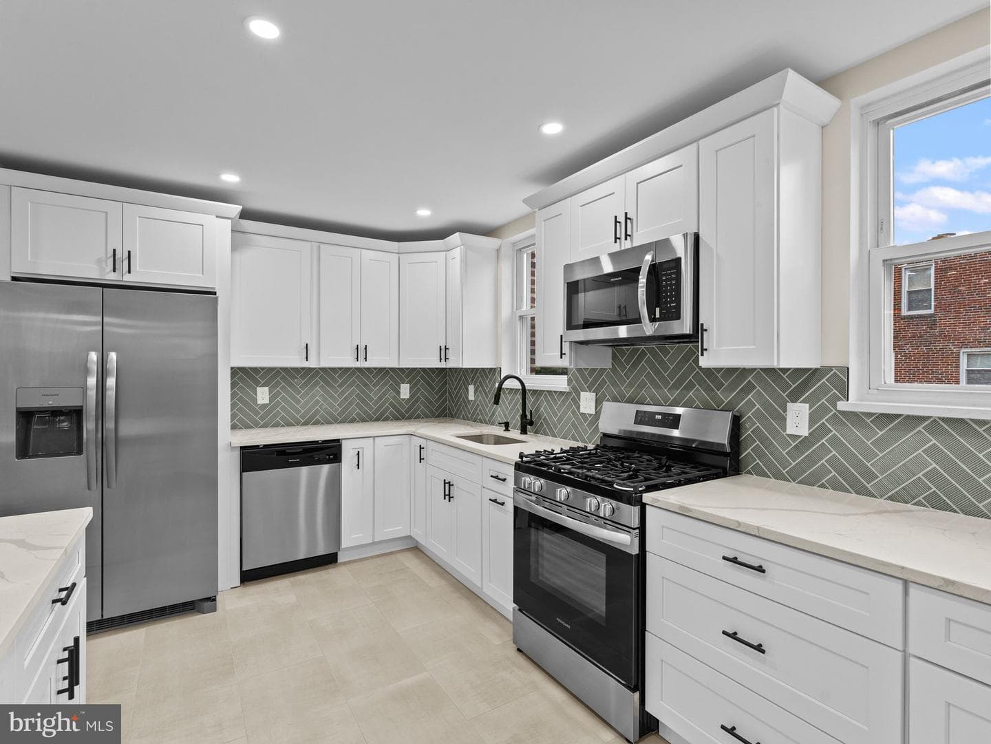 1007 E Dorset Street photo 14