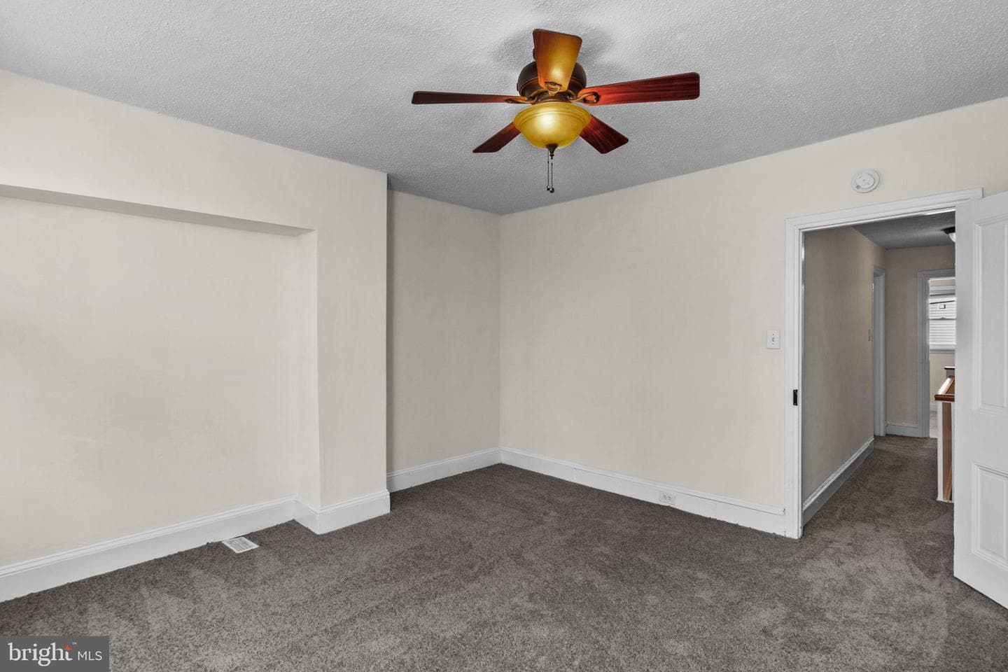760 N Bucknell Street photo 16