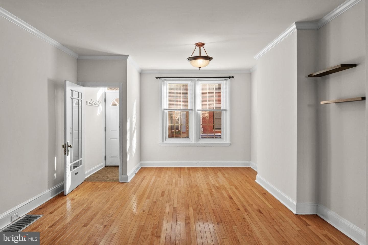 760 N Bucknell Street photo 2