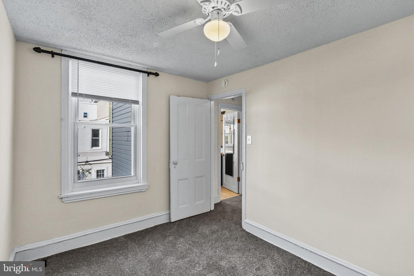 760 N Bucknell Street photo 22