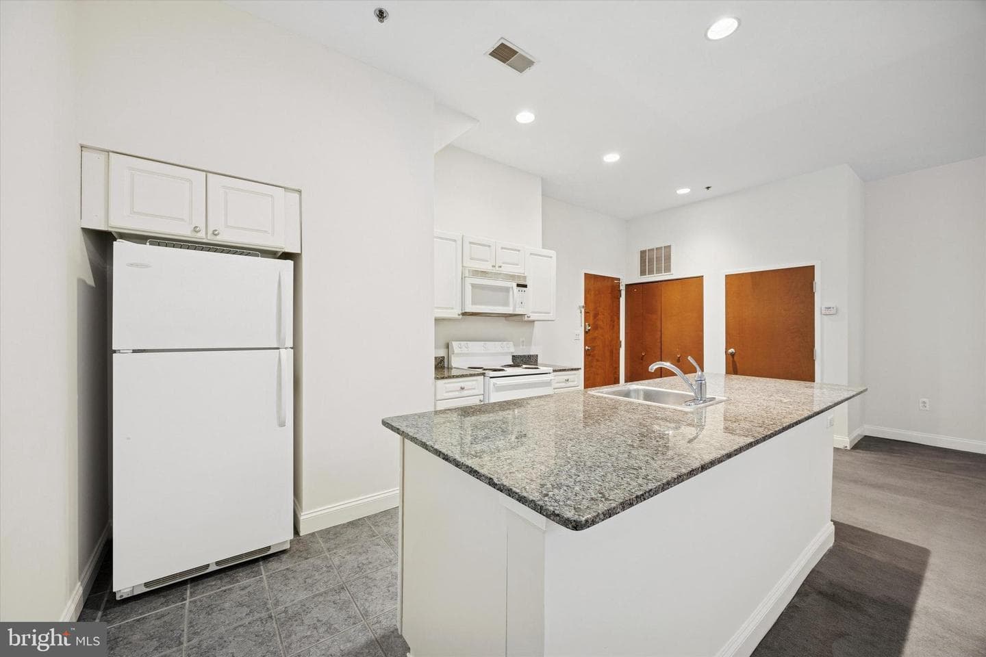 1001 Chestnut Street #205w photo 8