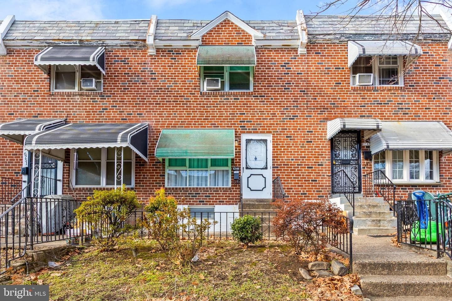 6749 Harley Street photo 1