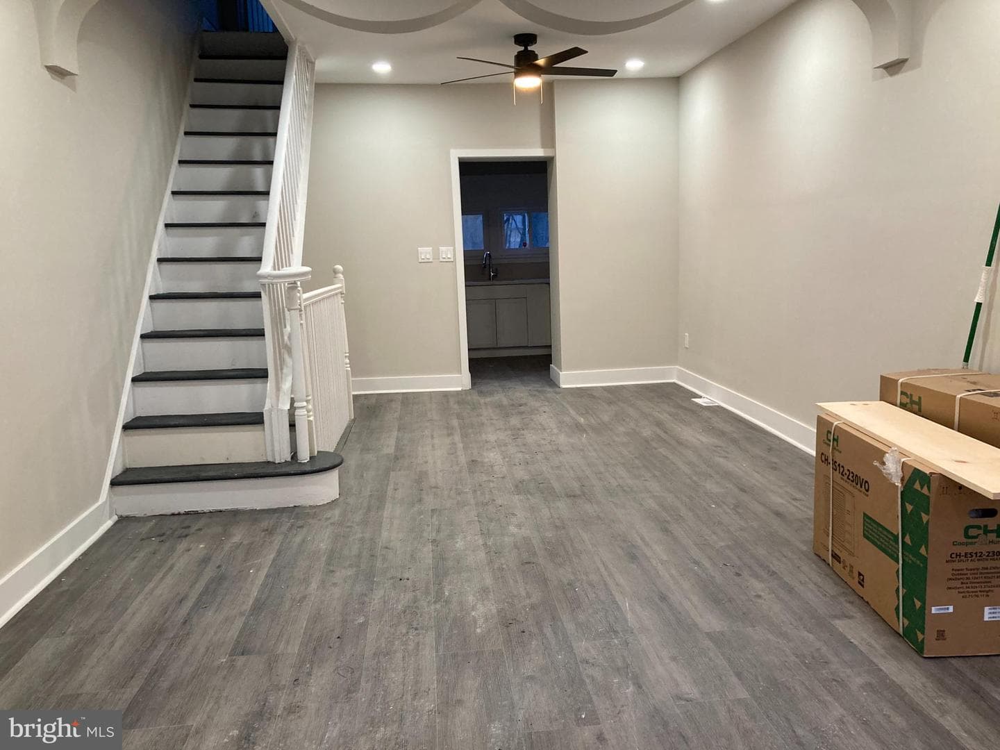 1343 S Hollywood Street photo 3