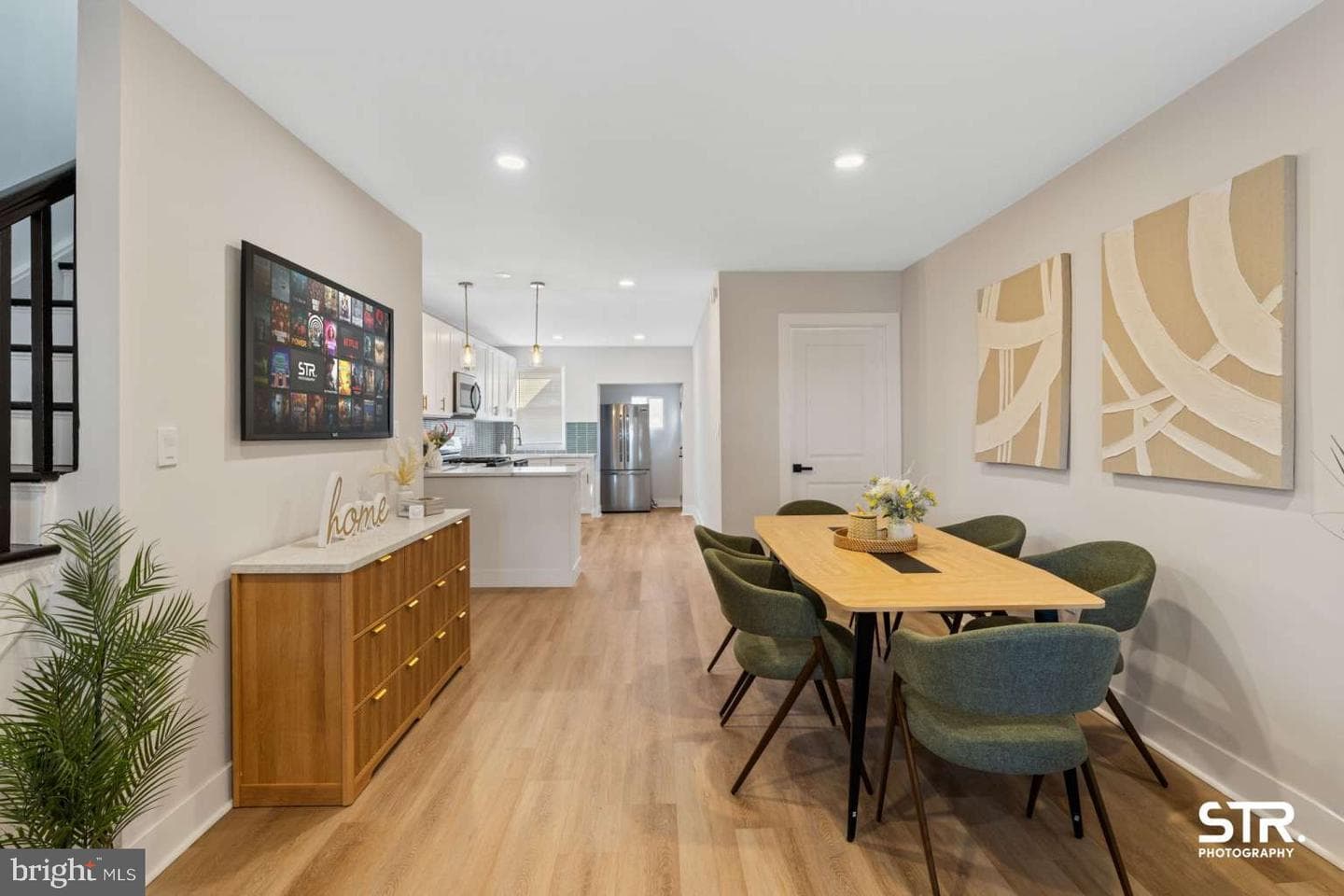 366 E Wister Street photo 6