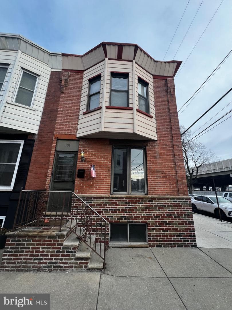 101 Tree Street photo 3