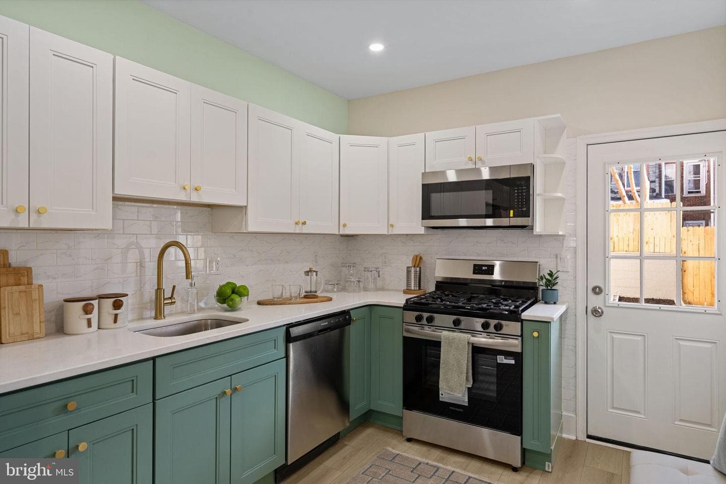 1937 S Lambert Street photo 6