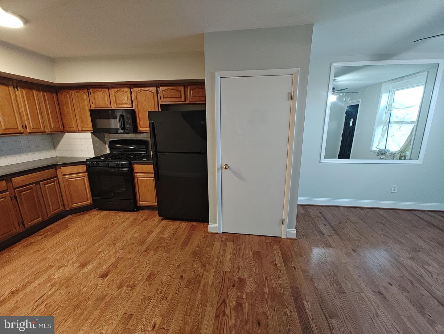 3256 Emery Street photo 5