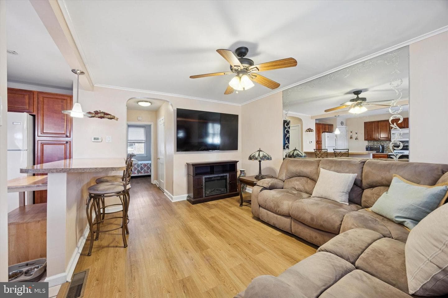 4337 J Street photo 4