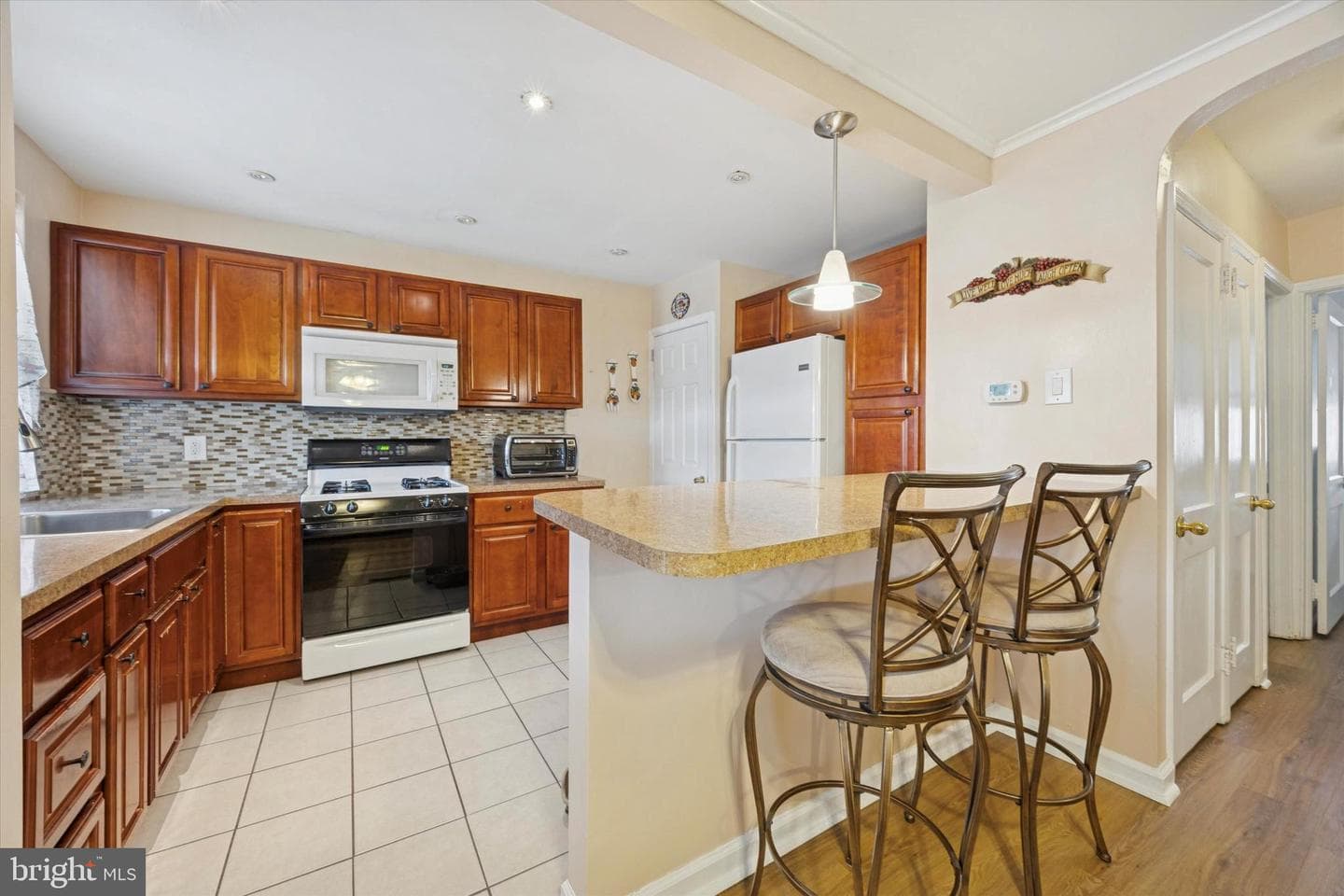 4337 J Street photo 8