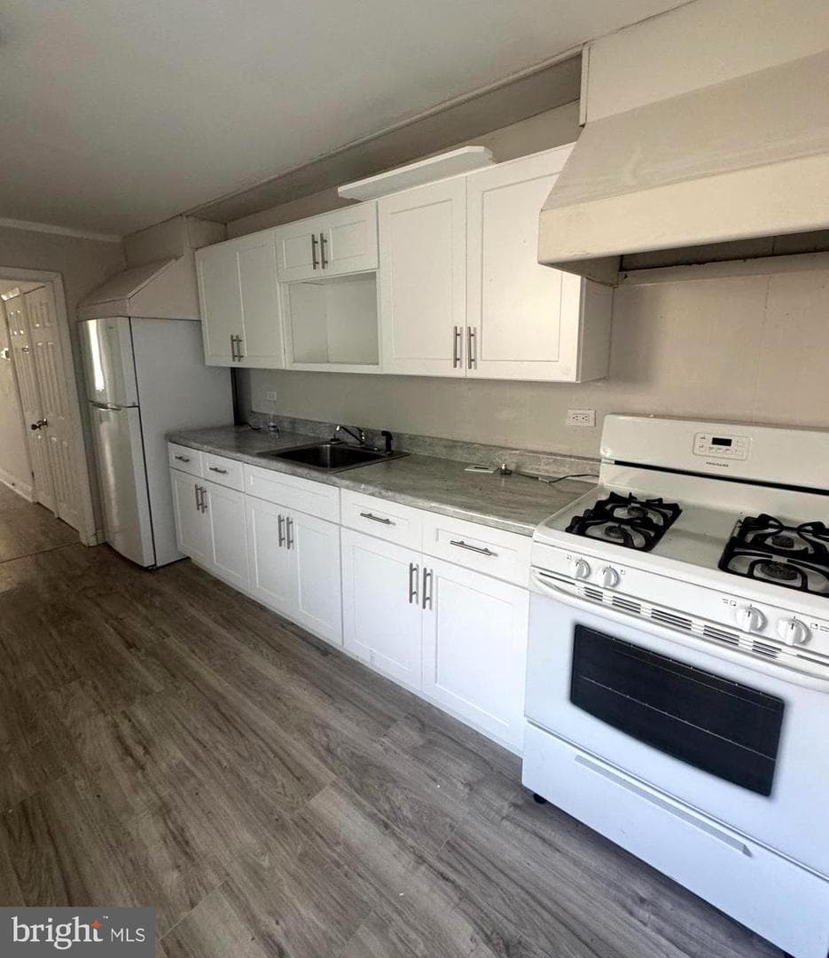 2336 S 72nd Street photo 4