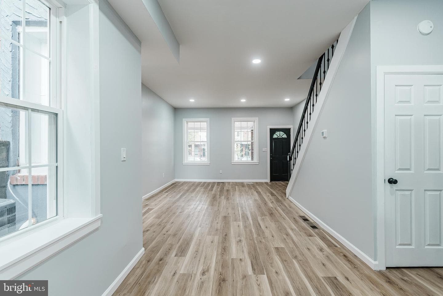 1932 E Moyamensing Avenue photo 26
