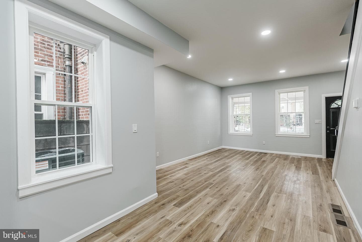1932 E Moyamensing Avenue photo 6