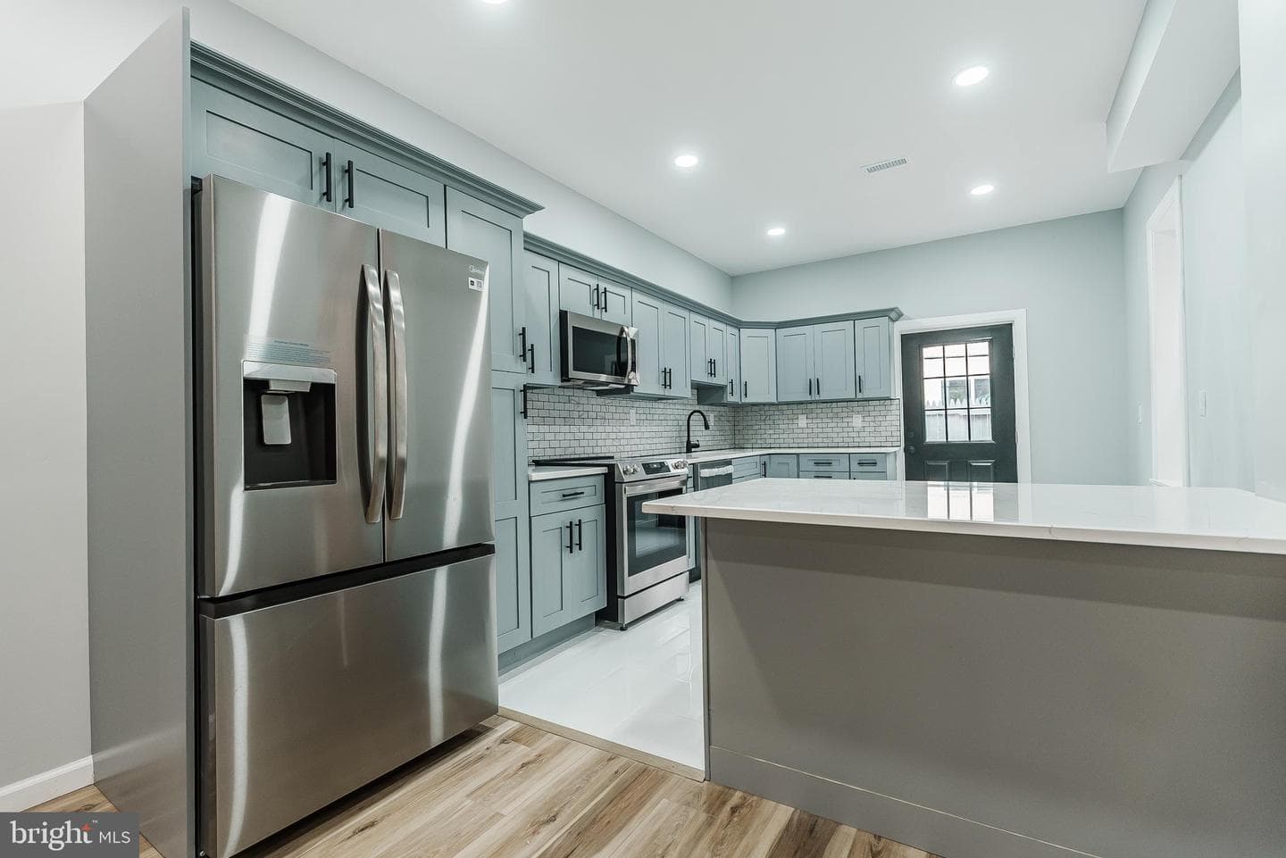 1932 E Moyamensing Avenue photo 8