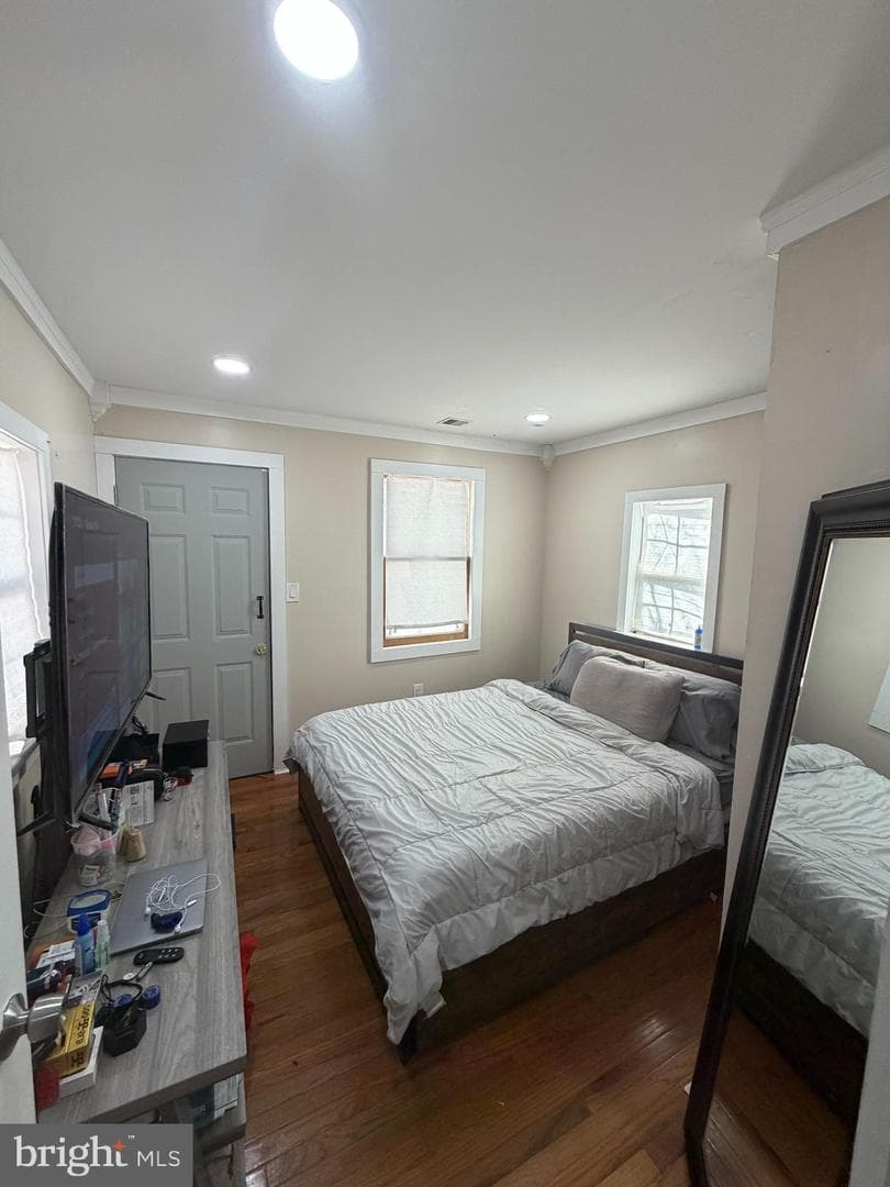 243 N Robinson Street photo 6