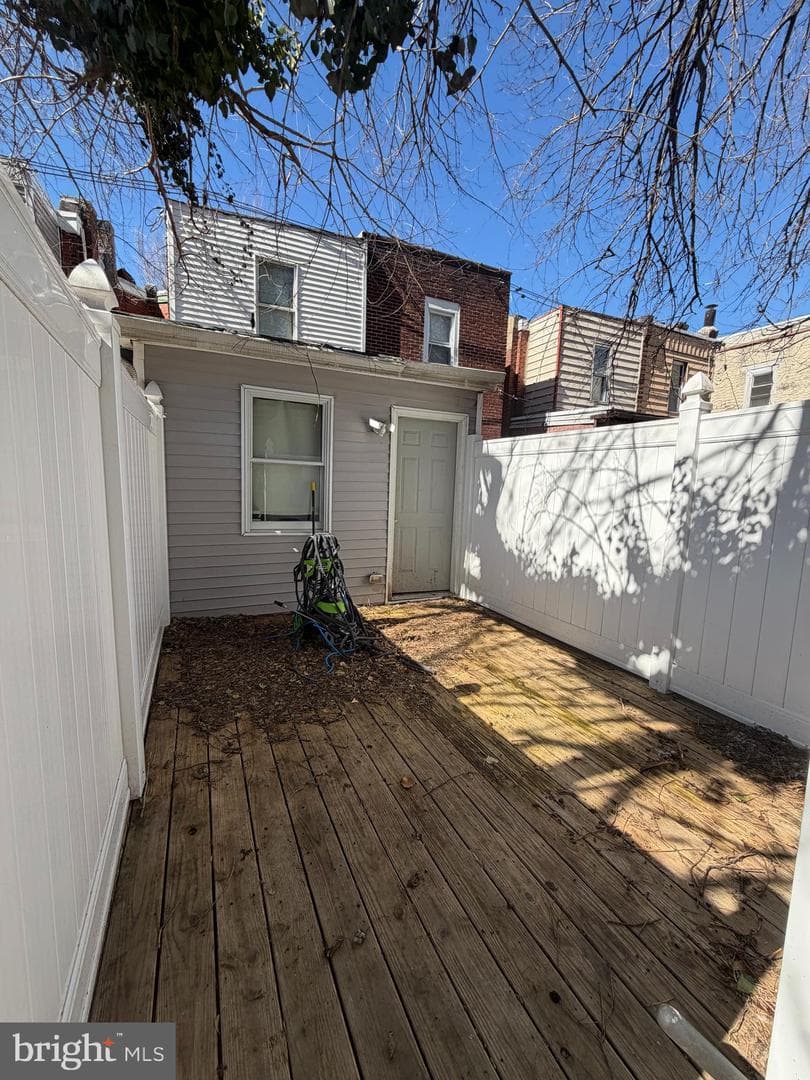243 N Robinson Street photo 8