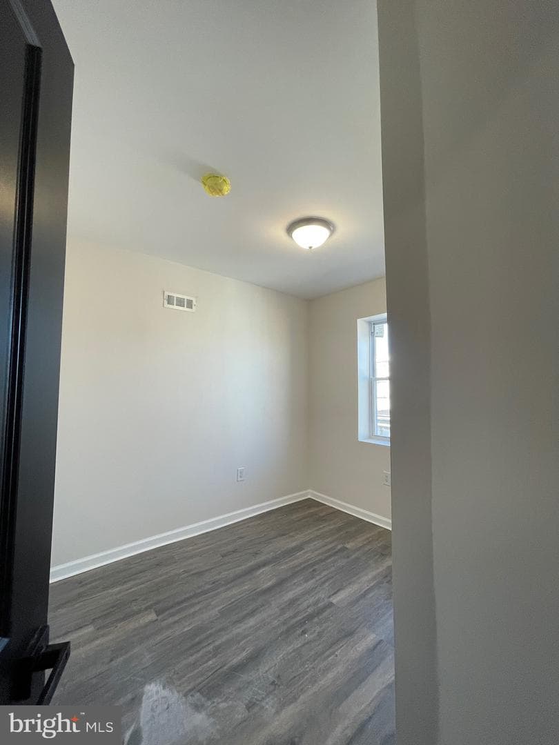 2704 S Marshall Street photo 23