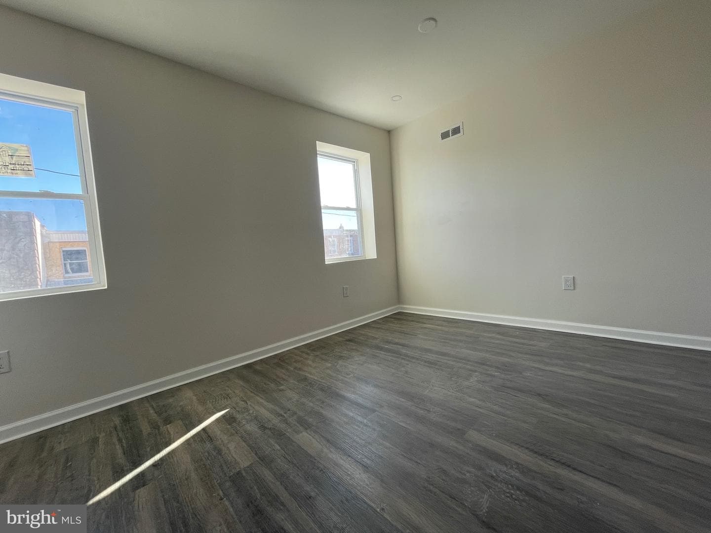2704 S Marshall Street photo 3