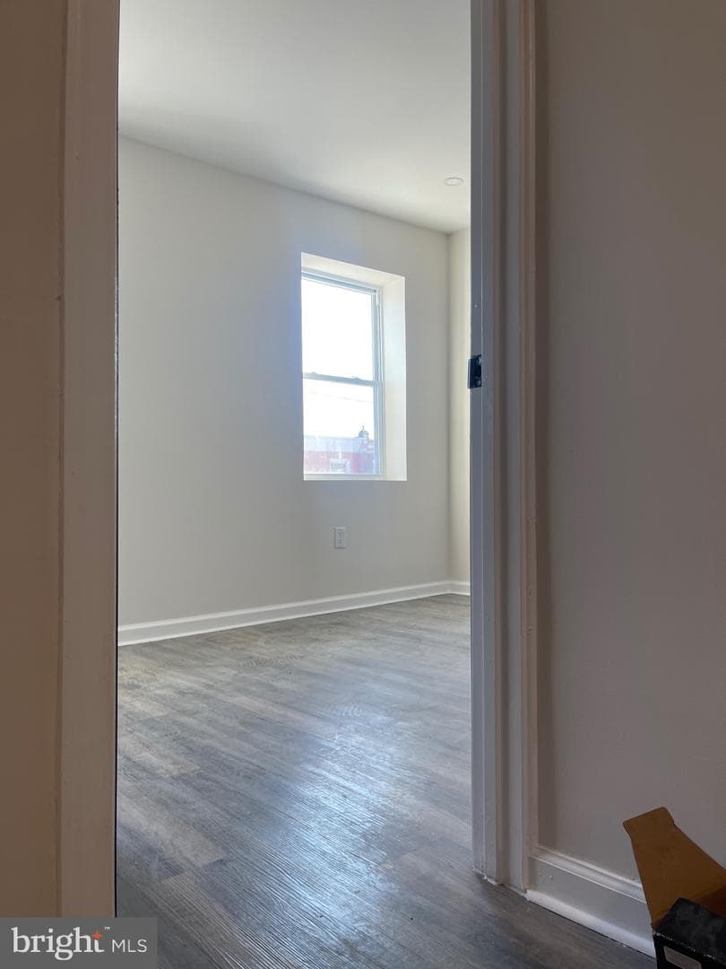 2704 S Marshall Street photo 30
