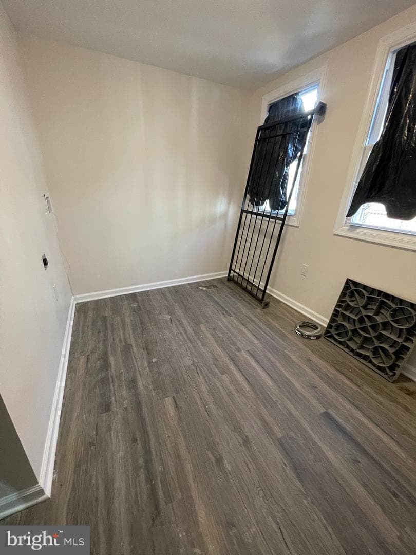 2704 S Marshall Street photo 39