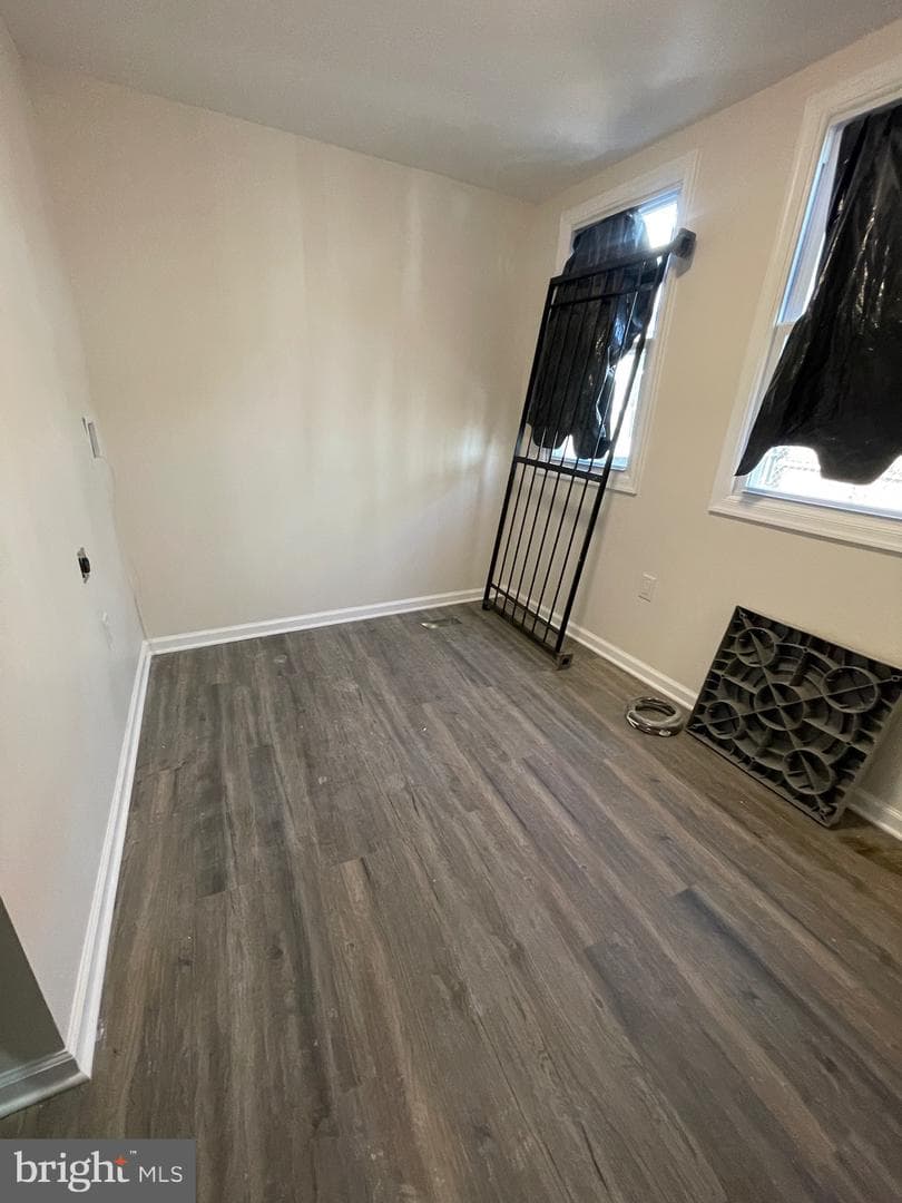 2704 S Marshall Street photo 40