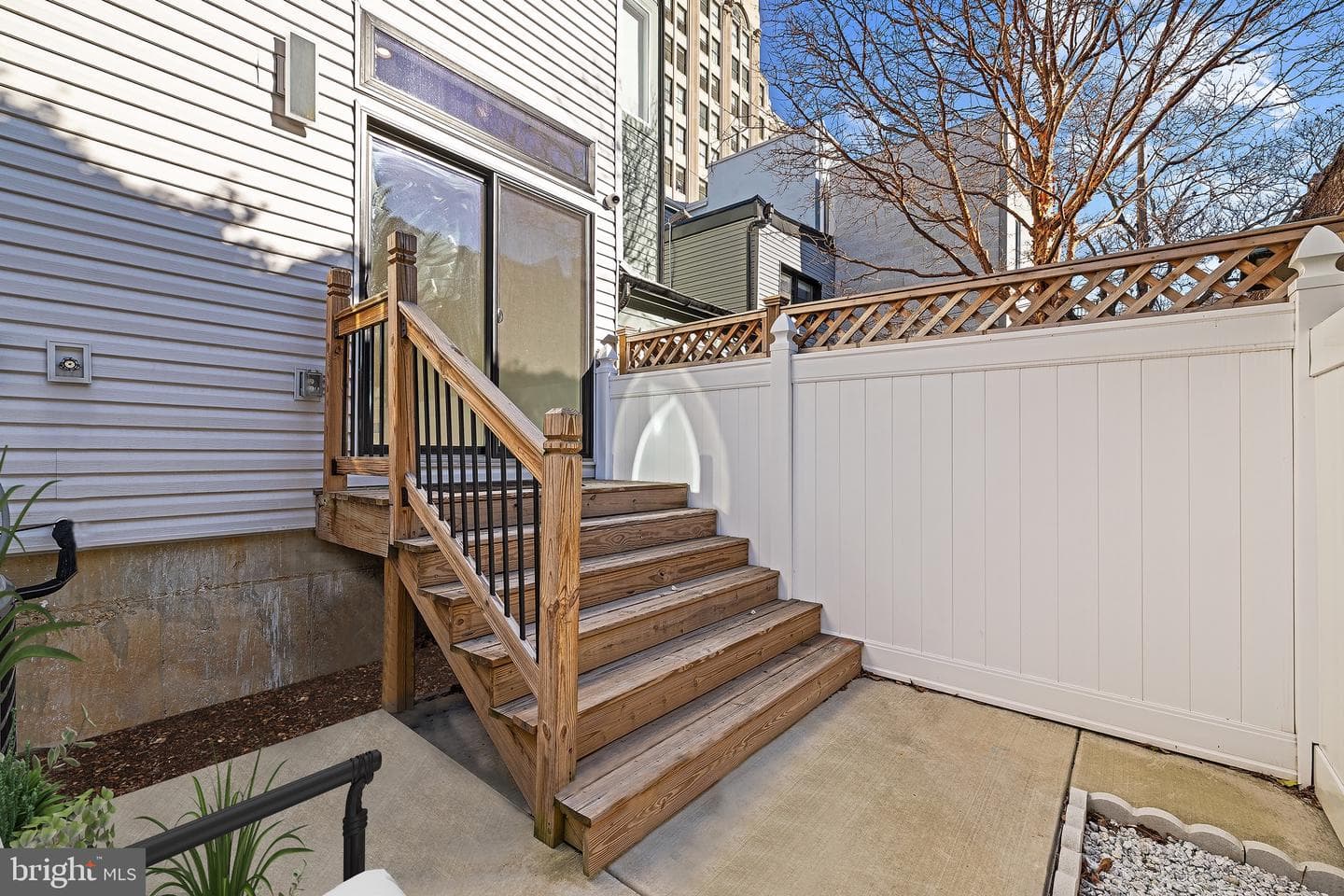 2130 Spring Street photo 16