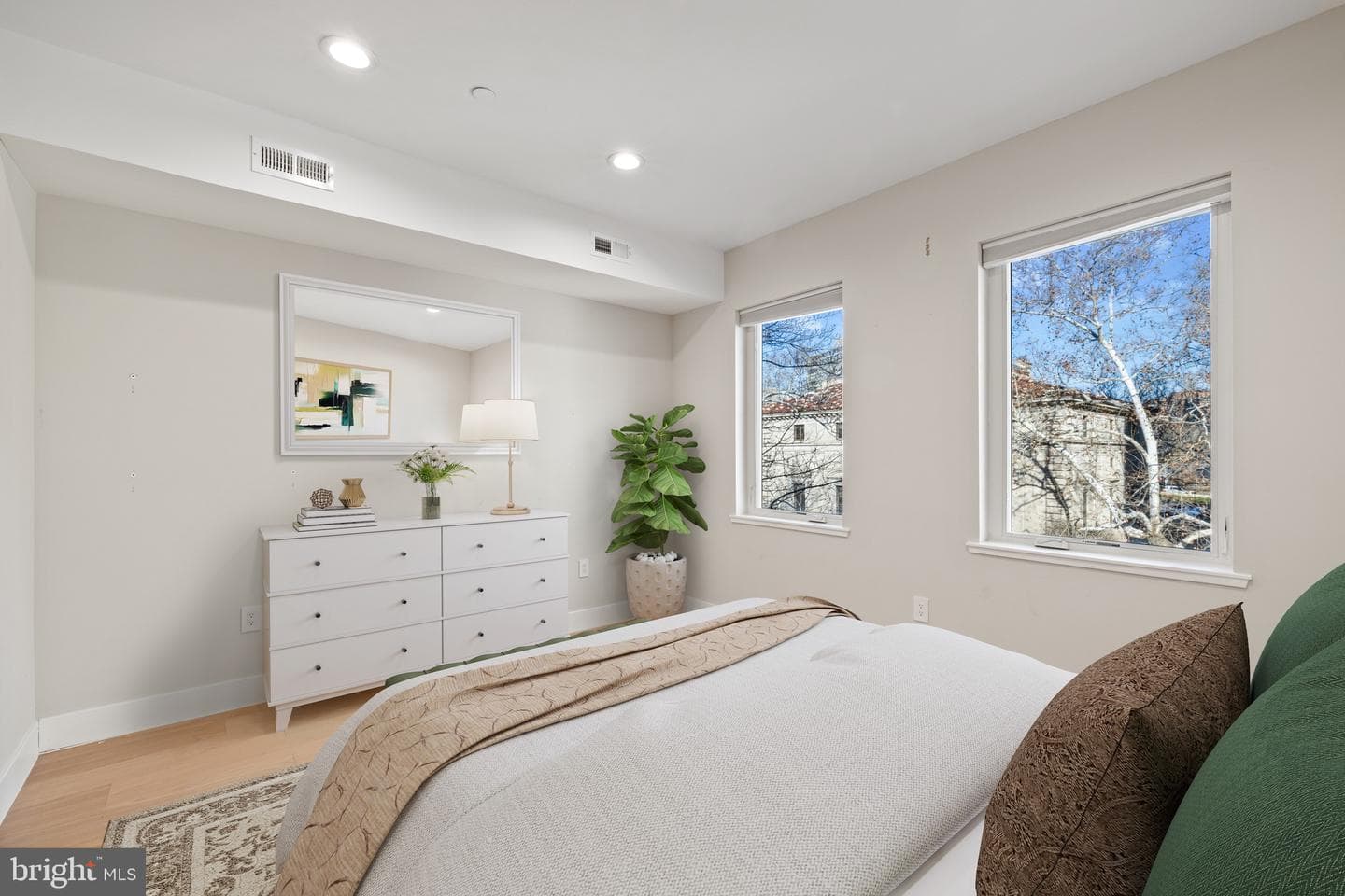 2130 Spring Street photo 18