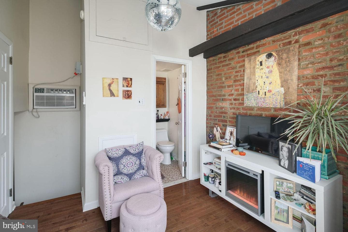 124 Catharine Street #b photo 4