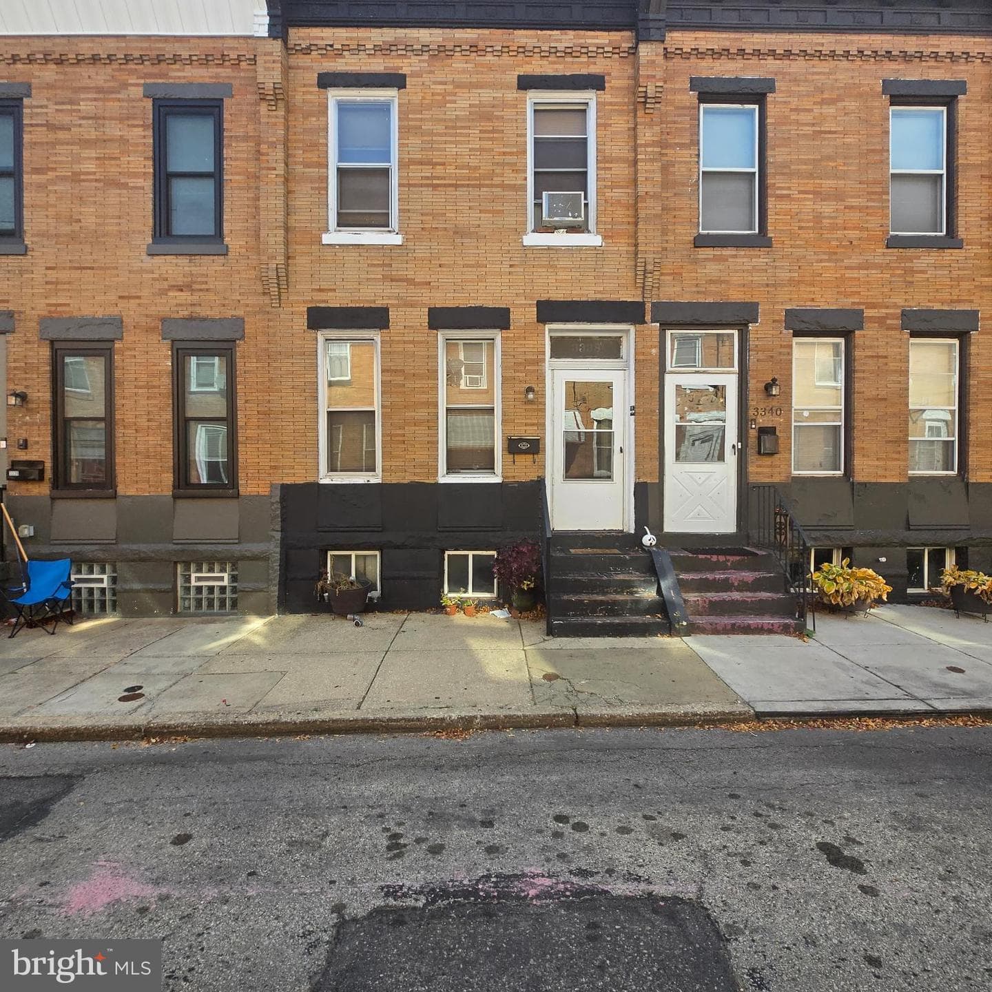 3338 W Sergeant Street photo 1