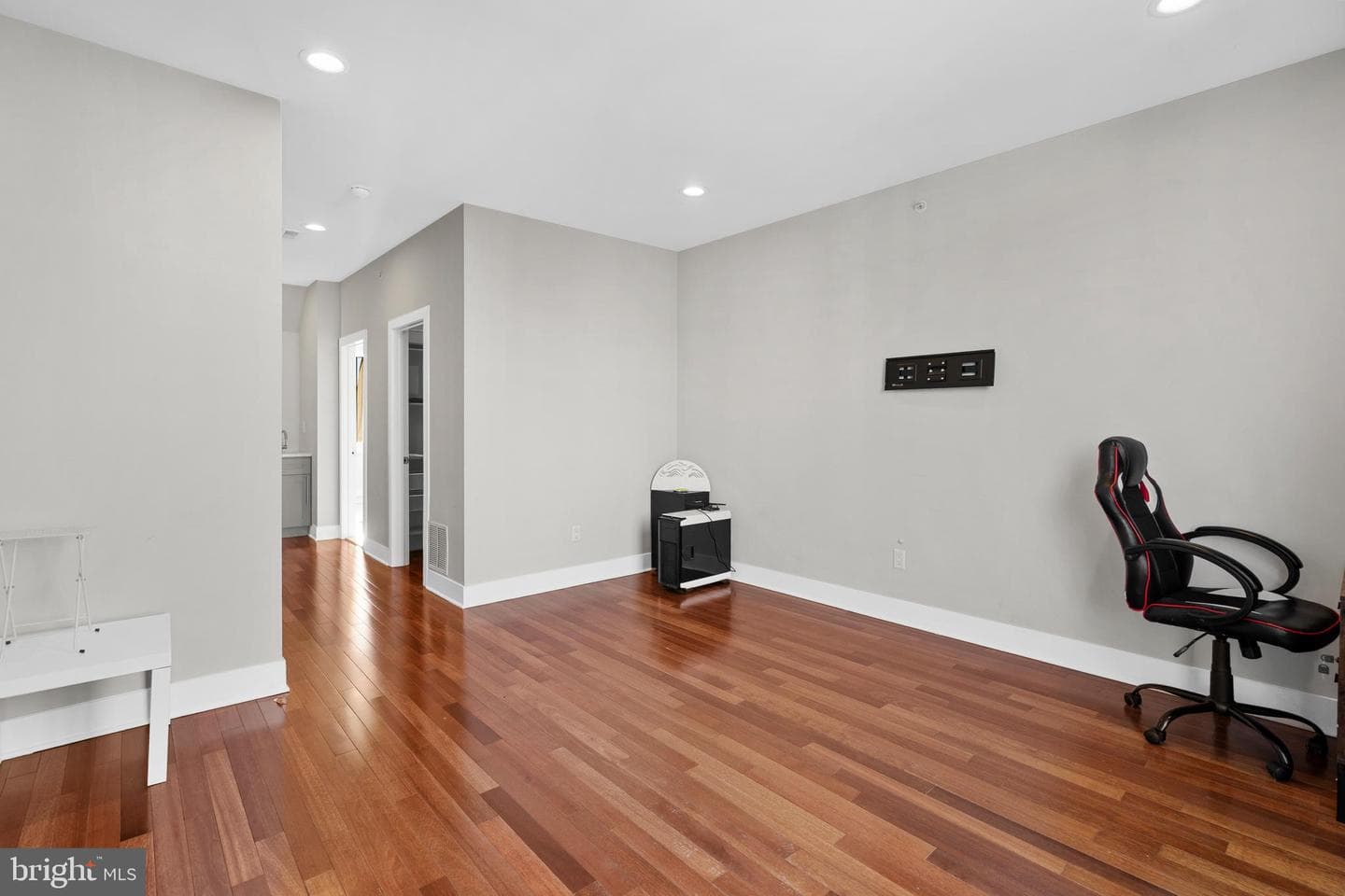 2714 W Jefferson Street photo 22